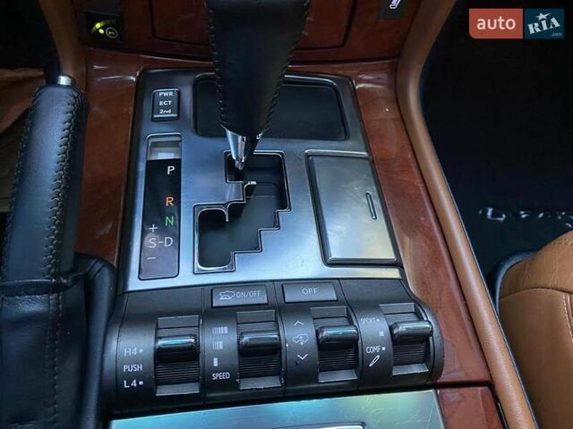 Чорний Лексус ЛХ, об'ємом двигуна 5.66 л та пробігом 205 тис. км за 29950 $, фото 42 на Automoto.ua