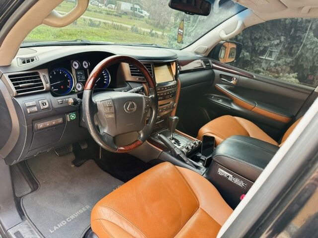 Чорний Лексус ЛХ, об'ємом двигуна 5.7 л та пробігом 224 тис. км за 25500 $, фото 9 на Automoto.ua