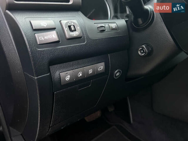 Чорний Лексус ЛХ, об'ємом двигуна 5.7 л та пробігом 244 тис. км за 24950 $, фото 50 на Automoto.ua