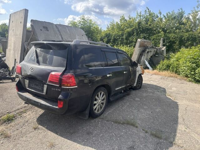 Чорний Лексус ЛХ, об'ємом двигуна 5.7 л та пробігом 135 тис. км за 13000 $, фото 1 на Automoto.ua