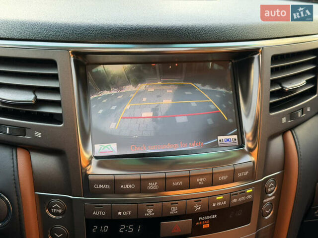 Черный Лексус ЛХ, объемом двигателя 5.7 л и пробегом 443 тыс. км за 26800 $, фото 64 на Automoto.ua