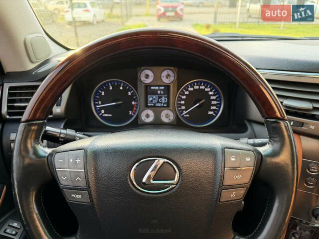 Черный Лексус ЛХ, объемом двигателя 5.7 л и пробегом 443 тыс. км за 26800 $, фото 62 на Automoto.ua