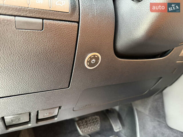 Черный Лексус ЛХ, объемом двигателя 5.7 л и пробегом 443 тыс. км за 26800 $, фото 33 на Automoto.ua