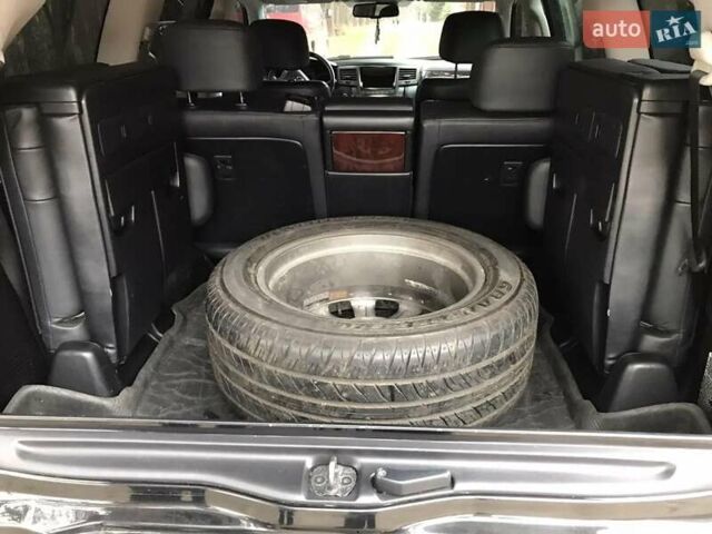 Черный Лексус ЛХ, объемом двигателя 5.7 л и пробегом 197 тыс. км за 39000 $, фото 20 на Automoto.ua