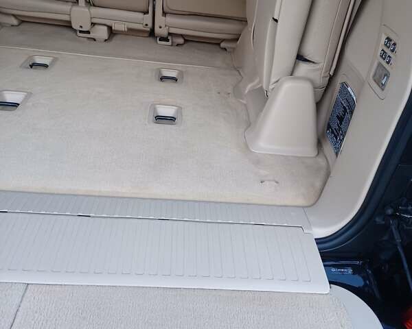 Черный Лексус ЛХ, объемом двигателя 5.66 л и пробегом 213 тыс. км за 42000 $, фото 41 на Automoto.ua