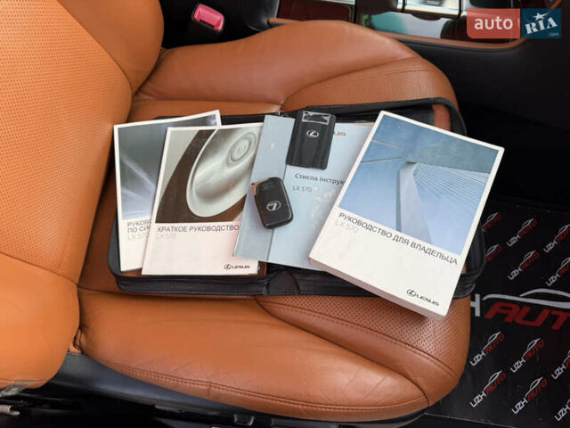 Черный Лексус ЛХ, объемом двигателя 5.7 л и пробегом 443 тыс. км за 26800 $, фото 78 на Automoto.ua