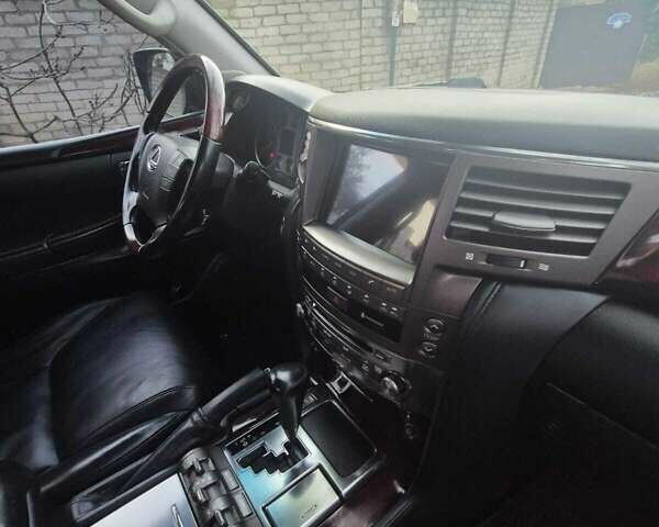 Черный Лексус ЛХ, объемом двигателя 5.66 л и пробегом 220 тыс. км за 29500 $, фото 20 на Automoto.ua
