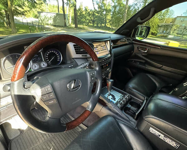 Черный Лексус ЛХ, объемом двигателя 5.66 л и пробегом 113 тыс. км за 38500 $, фото 24 на Automoto.ua