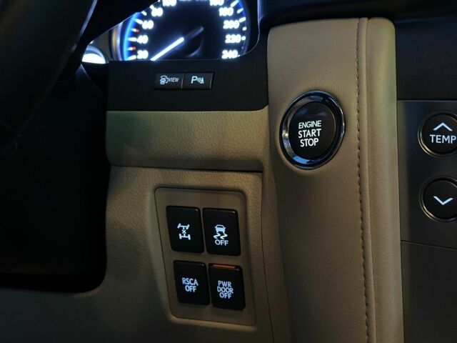 Черный Лексус ЛХ, объемом двигателя 5.7 л и пробегом 187 тыс. км за 29900 $, фото 20 на Automoto.ua