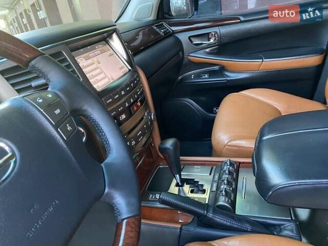 Чорний Лексус ЛХ, об'ємом двигуна 5.66 л та пробігом 205 тис. км за 29950 $, фото 25 на Automoto.ua