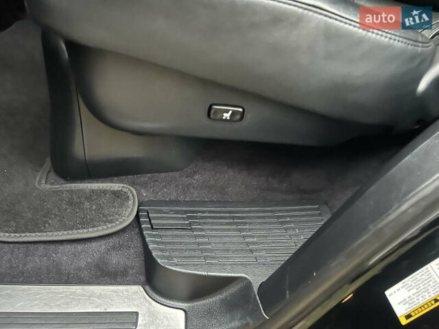 Чорний Лексус ЛХ, об'ємом двигуна 5.7 л та пробігом 244 тис. км за 24950 $, фото 74 на Automoto.ua