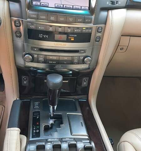 Чорний Лексус ЛХ, об'ємом двигуна 5.7 л та пробігом 85 тис. км за 46000 $, фото 14 на Automoto.ua