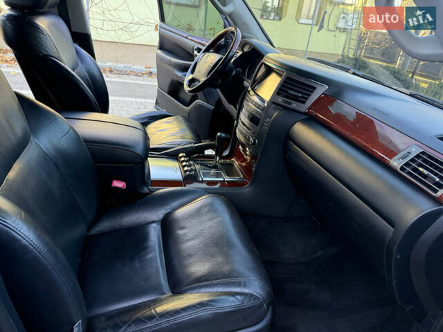 Черный Лексус ЛХ, объемом двигателя 5.66 л и пробегом 288 тыс. км за 29300 $, фото 19 на Automoto.ua