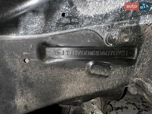 Черный Лексус ЛХ, объемом двигателя 5.66 л и пробегом 225 тыс. км за 30000 $, фото 61 на Automoto.ua