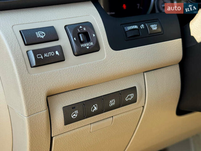 Чорний Лексус ЛХ, об'ємом двигуна 5.66 л та пробігом 106 тис. км за 37999 $, фото 19 на Automoto.ua