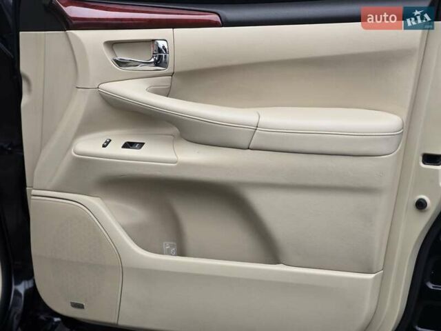 Черный Лексус ЛХ, объемом двигателя 5.66 л и пробегом 238 тыс. км за 25700 $, фото 9 на Automoto.ua