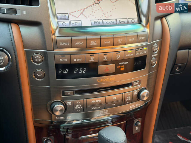 Черный Лексус ЛХ, объемом двигателя 5.7 л и пробегом 443 тыс. км за 26800 $, фото 65 на Automoto.ua