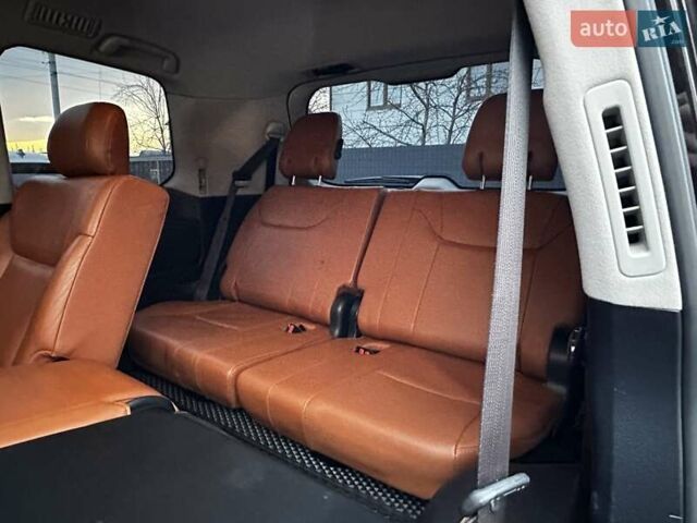 Черный Лексус ЛХ, объемом двигателя 5.66 л и пробегом 225 тыс. км за 30000 $, фото 55 на Automoto.ua