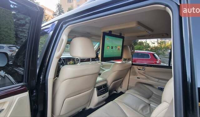 Черный Лексус ЛХ, объемом двигателя 5.7 л и пробегом 189 тыс. км за 31899 $, фото 2 на Automoto.ua