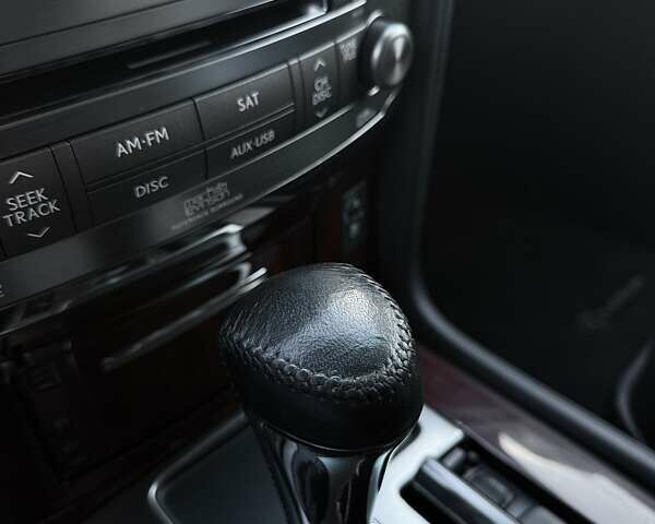 Черный Лексус ЛХ, объемом двигателя 5.66 л и пробегом 246 тыс. км за 31000 $, фото 7 на Automoto.ua