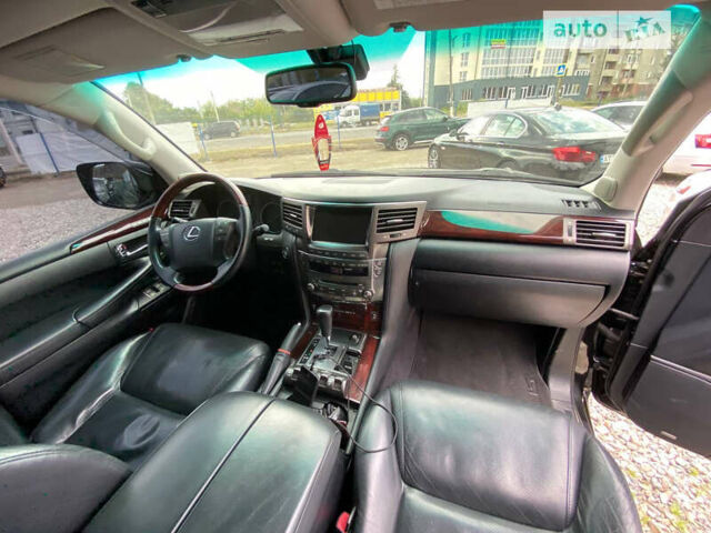 Черный Лексус ЛХ, объемом двигателя 5.66 л и пробегом 180 тыс. км за 31500 $, фото 18 на Automoto.ua