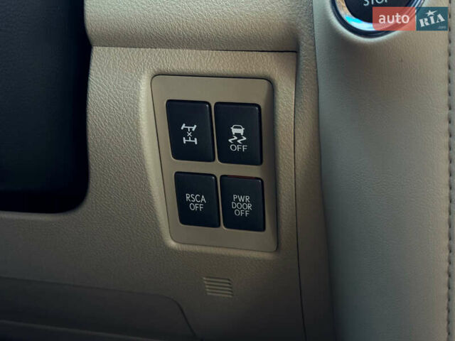 Чорний Лексус ЛХ, об'ємом двигуна 5.66 л та пробігом 106 тис. км за 37999 $, фото 31 на Automoto.ua