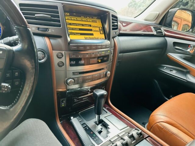 Чорний Лексус ЛХ, об'ємом двигуна 5.7 л та пробігом 224 тис. км за 25500 $, фото 15 на Automoto.ua