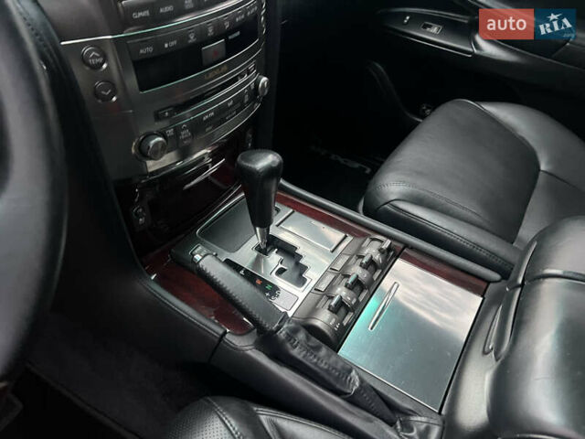 Чорний Лексус ЛХ, об'ємом двигуна 5.7 л та пробігом 244 тис. км за 24950 $, фото 49 на Automoto.ua