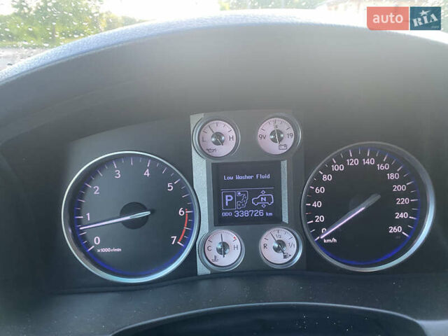 Черный Лексус ЛХ, объемом двигателя 5.66 л и пробегом 338 тыс. км за 32000 $, фото 4 на Automoto.ua