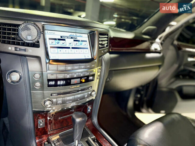 Чорний Лексус ЛХ, об'ємом двигуна 5.66 л та пробігом 115 тис. км за 35500 $, фото 19 на Automoto.ua