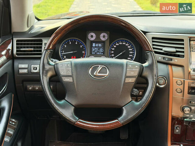 Черный Лексус ЛХ, объемом двигателя 5.7 л и пробегом 443 тыс. км за 26800 $, фото 53 на Automoto.ua