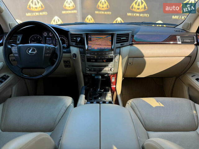 Чорний Лексус ЛХ, об'ємом двигуна 5.66 л та пробігом 106 тис. км за 37999 $, фото 23 на Automoto.ua