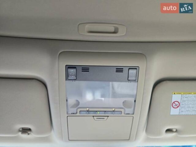 Черный Лексус ЛХ, объемом двигателя 5.66 л и пробегом 238 тыс. км за 25700 $, фото 16 на Automoto.ua