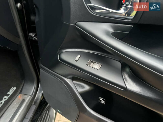 Чорний Лексус ЛХ, об'ємом двигуна 5.7 л та пробігом 244 тис. км за 24950 $, фото 83 на Automoto.ua