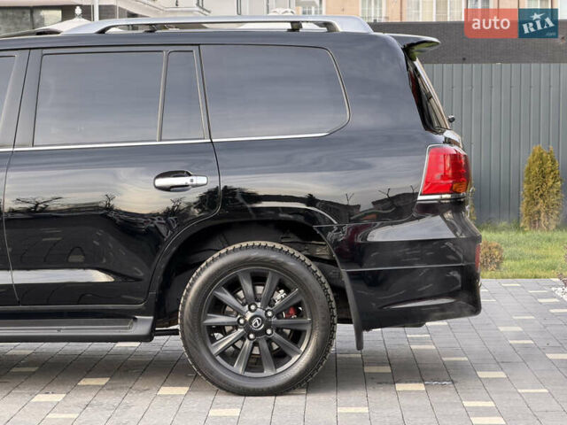 Черный Лексус ЛХ, объемом двигателя 5.7 л и пробегом 443 тыс. км за 26800 $, фото 6 на Automoto.ua