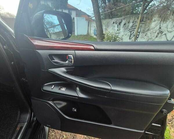 Черный Лексус ЛХ, объемом двигателя 5.66 л и пробегом 220 тыс. км за 29500 $, фото 23 на Automoto.ua