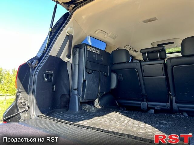 Черный Лексус ЛХ, объемом двигателя 5.7 л и пробегом 263 тыс. км за 24999 $, фото 9 на Automoto.ua