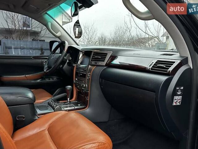 Черный Лексус ЛХ, объемом двигателя 5.66 л и пробегом 225 тыс. км за 30000 $, фото 34 на Automoto.ua