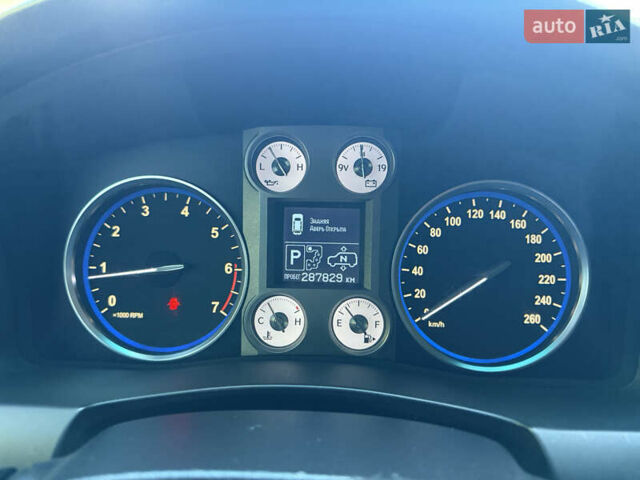 Черный Лексус ЛХ, объемом двигателя 5.66 л и пробегом 288 тыс. км за 29300 $, фото 16 на Automoto.ua