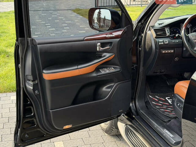 Черный Лексус ЛХ, объемом двигателя 5.7 л и пробегом 443 тыс. км за 26800 $, фото 26 на Automoto.ua