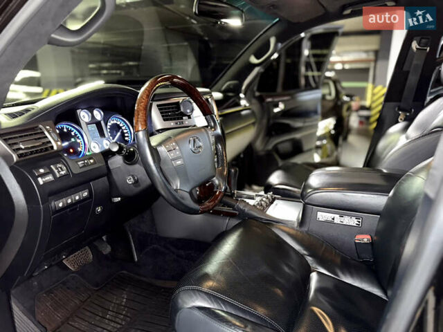 Чорний Лексус ЛХ, об'ємом двигуна 5.66 л та пробігом 115 тис. км за 35500 $, фото 16 на Automoto.ua