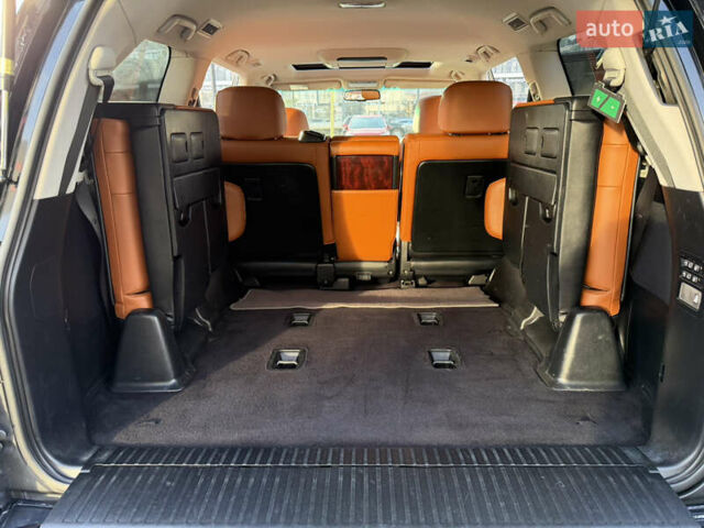 Черный Лексус ЛХ, объемом двигателя 5.7 л и пробегом 443 тыс. км за 26800 $, фото 77 на Automoto.ua