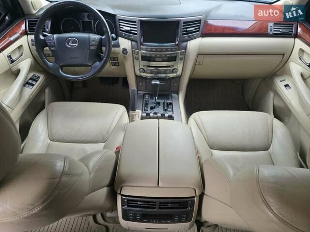 Черный Лексус ЛХ, объемом двигателя 5.66 л и пробегом 238 тыс. км за 25700 $, фото 42 на Automoto.ua