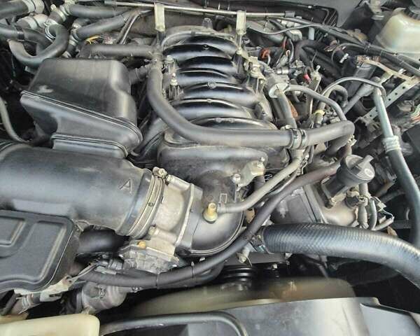 Черный Лексус ЛХ, объемом двигателя 5.66 л и пробегом 220 тыс. км за 29500 $, фото 26 на Automoto.ua