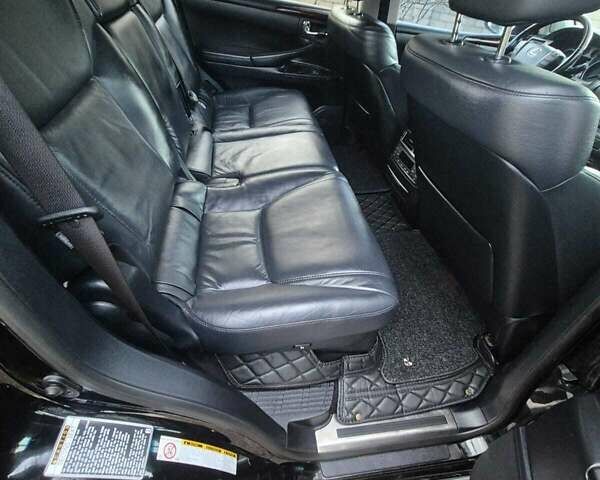 Черный Лексус ЛХ, объемом двигателя 5.66 л и пробегом 220 тыс. км за 29500 $, фото 15 на Automoto.ua