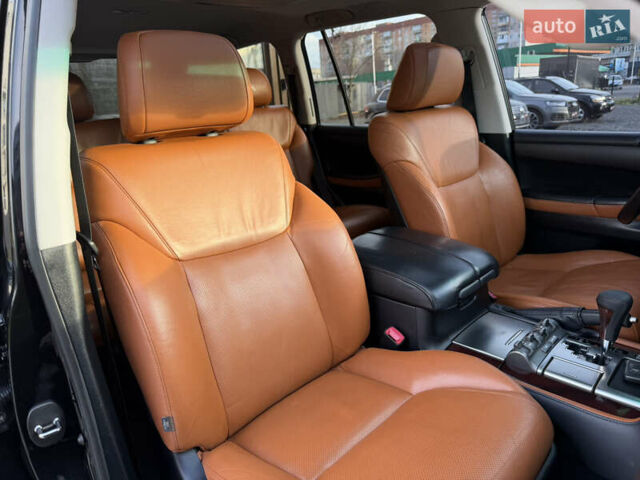 Черный Лексус ЛХ, объемом двигателя 5.7 л и пробегом 443 тыс. км за 26800 $, фото 59 на Automoto.ua