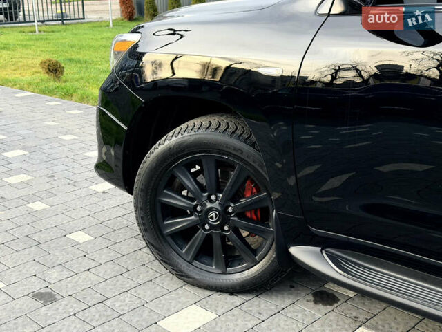 Черный Лексус ЛХ, объемом двигателя 5.7 л и пробегом 443 тыс. км за 26800 $, фото 7 на Automoto.ua