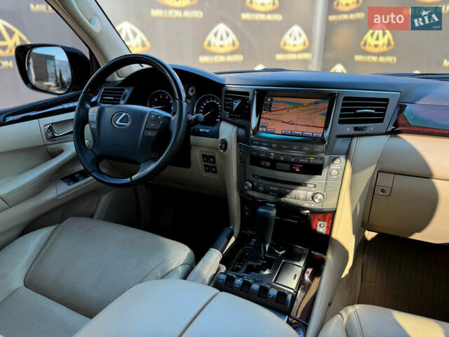 Чорний Лексус ЛХ, об'ємом двигуна 5.66 л та пробігом 106 тис. км за 37999 $, фото 22 на Automoto.ua