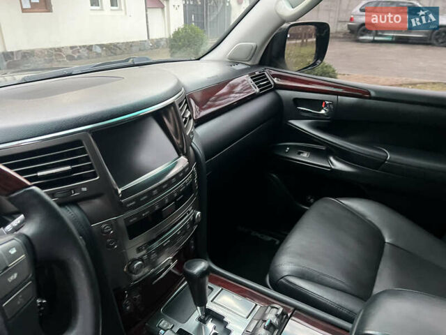 Чорний Лексус ЛХ, об'ємом двигуна 5.7 л та пробігом 244 тис. км за 24950 $, фото 55 на Automoto.ua