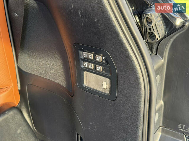 Черный Лексус ЛХ, объемом двигателя 5.7 л и пробегом 443 тыс. км за 26800 $, фото 76 на Automoto.ua